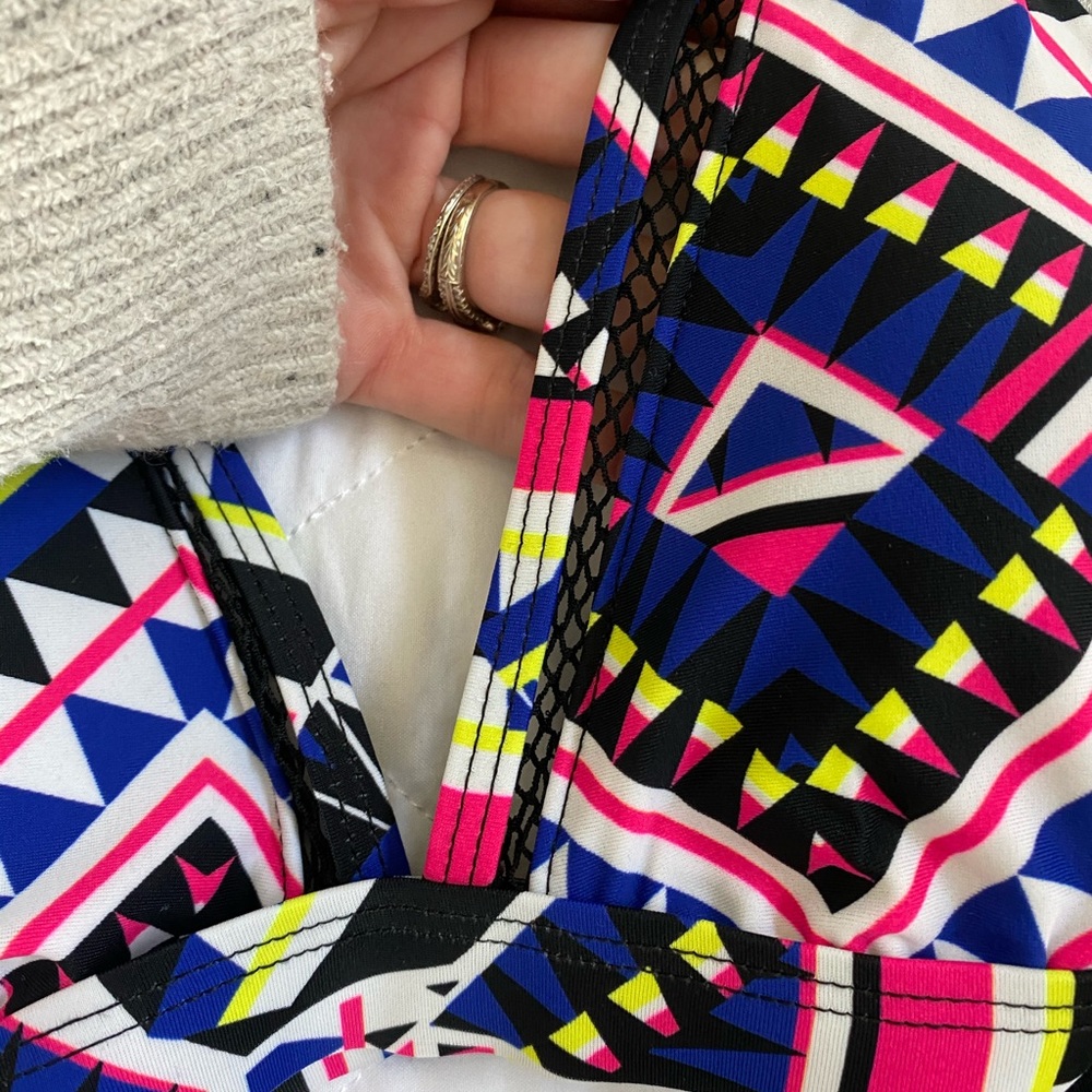 Bikini bundle - Picture 6 of 10